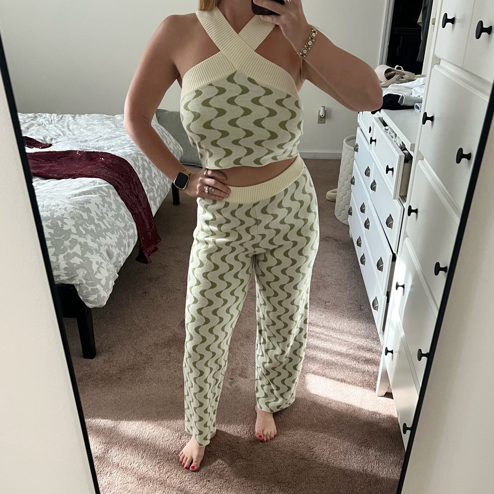 Le Lis Cream Knit Sweater Set
